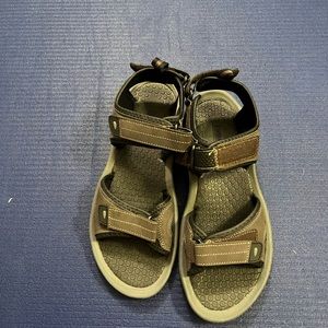 Khombu Men's Strap Sandal - Size 10 - Never Worn